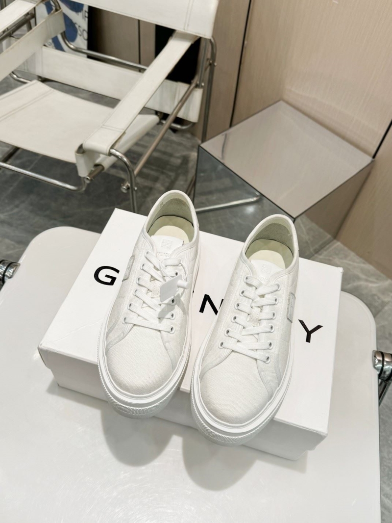 Givenchy Sneakers